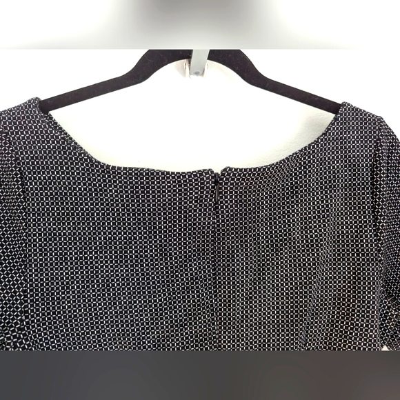 Banana Republic Short Sleeve Black & White Patterned Dress Size 6 Petite - Picture 4 of 6